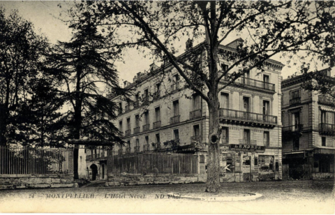 Photo de l'hôtel Nevet sur la place de la Comédie en 1880